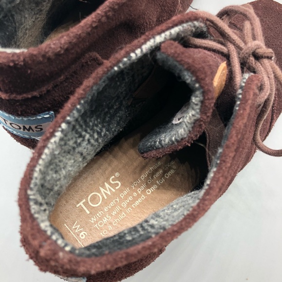 Tom’s brown desert suede lace-up wedge booties - Picture 7 of 7